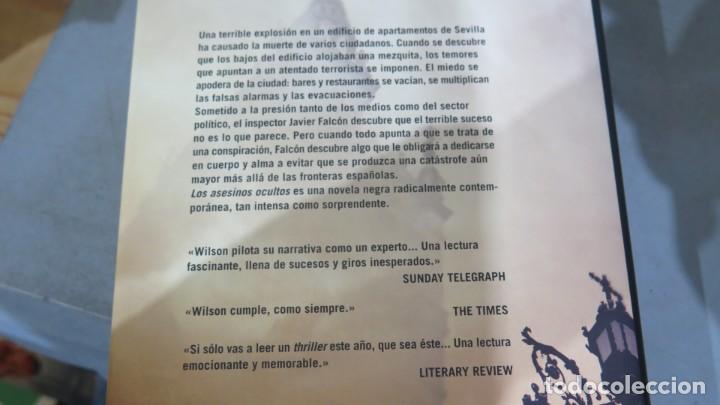 Libros de segunda mano: 2007.- LOS ASESINOS OCULTOS. ROBERT WILSON - Foto 2