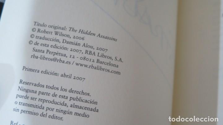 Libros de segunda mano: 2007.- LOS ASESINOS OCULTOS. ROBERT WILSON - Foto 4