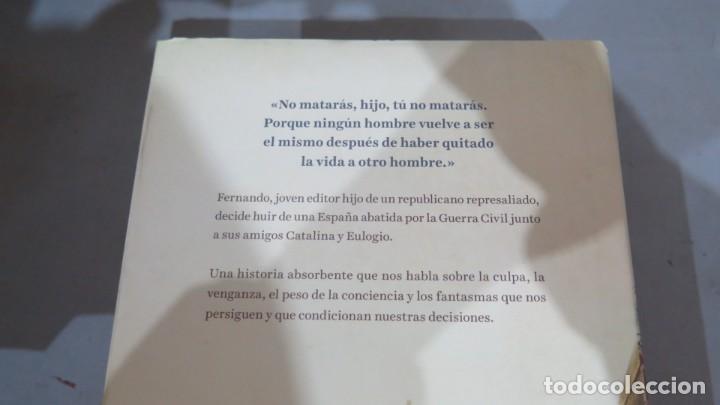 Libros de segunda mano: 2018.- TU NO MATARAS. JULIA NAVARRO - Foto 2