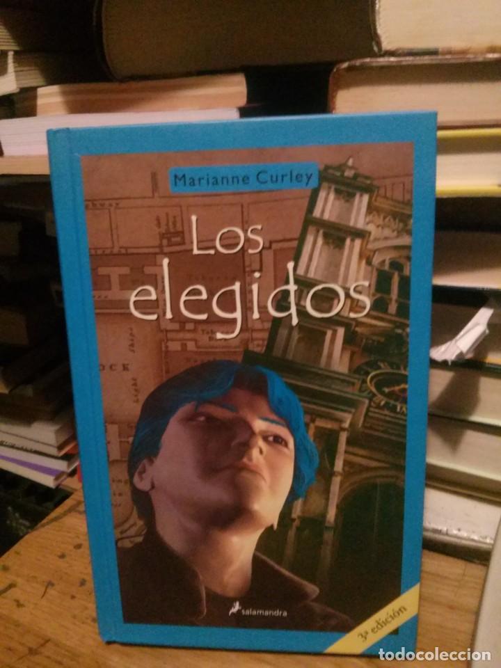 Libros de segunda mano: LOS ELEGIDOS, MARIANNE CURLEY, ED. SALAMANDRA - Foto 1