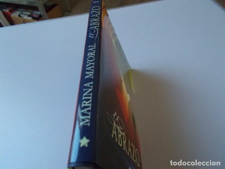Libros de segunda mano: EL ABRAZO Marina Mayoral - Foto 2