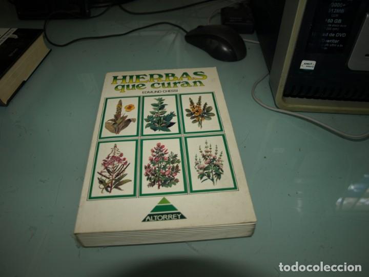 Libros de segunda mano: Edmund Chessi,Hierbas que curan, Editorial Altorrey - Foto 1