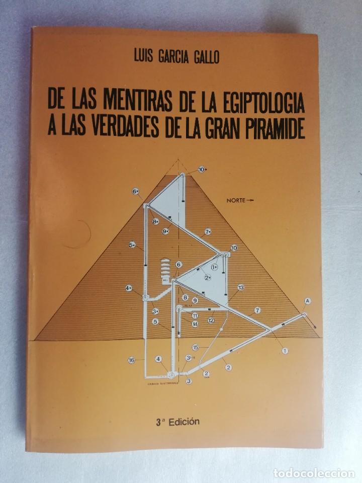 Libros de segunda mano: DE LAS MENTIRAS DE LA EGIPTOLOGIA A LAS VERDADES DE LA GRAN PIR&Aacute;MIDE. - Foto 1