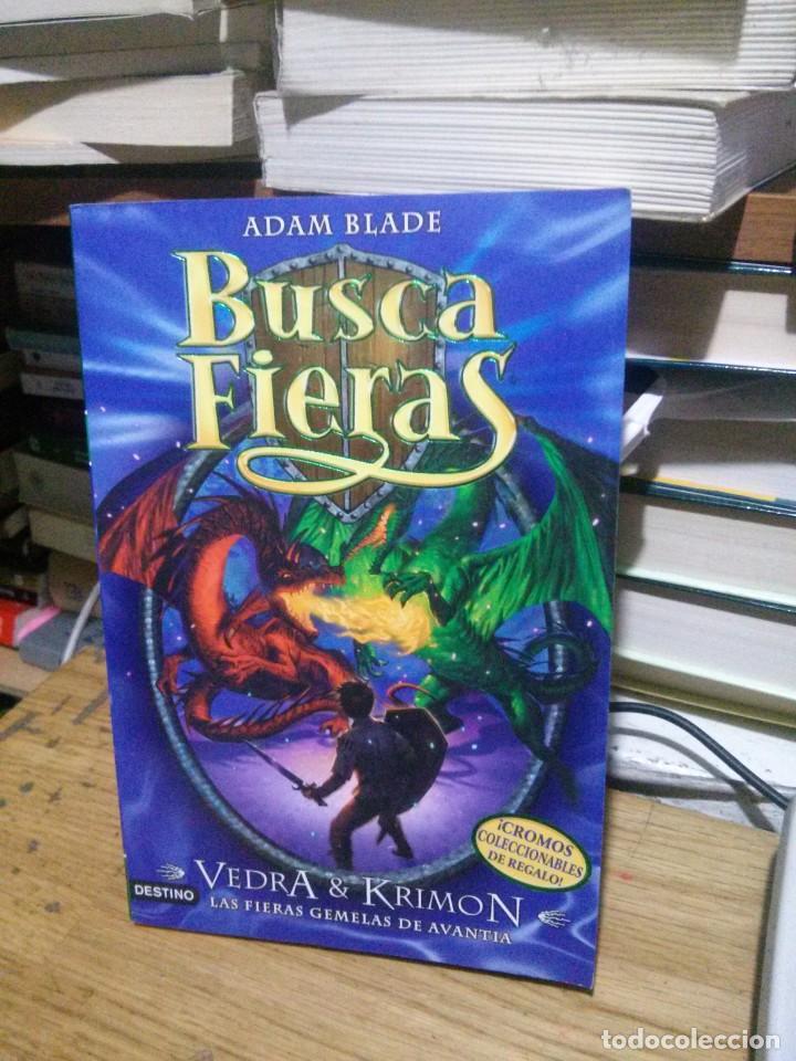 Libros de segunda mano: BUSCA FIERAS, ADAM BLADE, ED. DESTINO - Foto 1