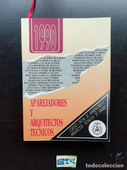 Libros de segunda mano: Aparejadores Y Arquitectos Tecnicos - Foto 1
