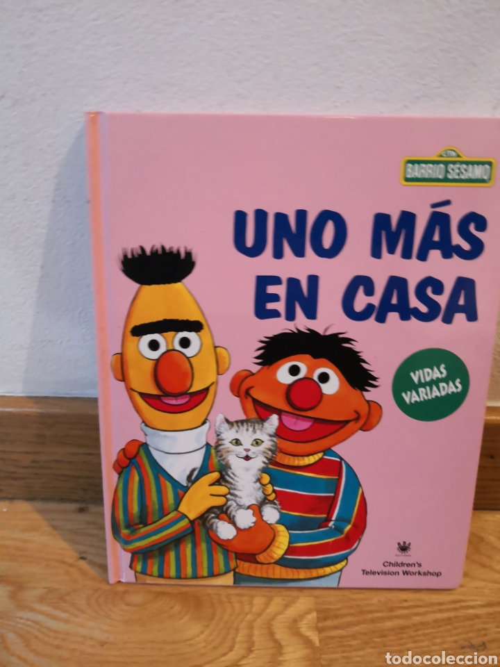 Libros de segunda mano: Uno m&aacute;s en casa Barrio S&eacute;samo vidas variadas 12
