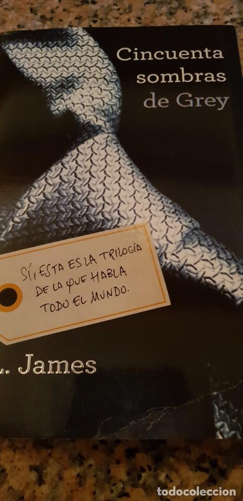 Libros de segunda mano: CINCUENTA SOMBRAS DE GREY - - Foto 1
