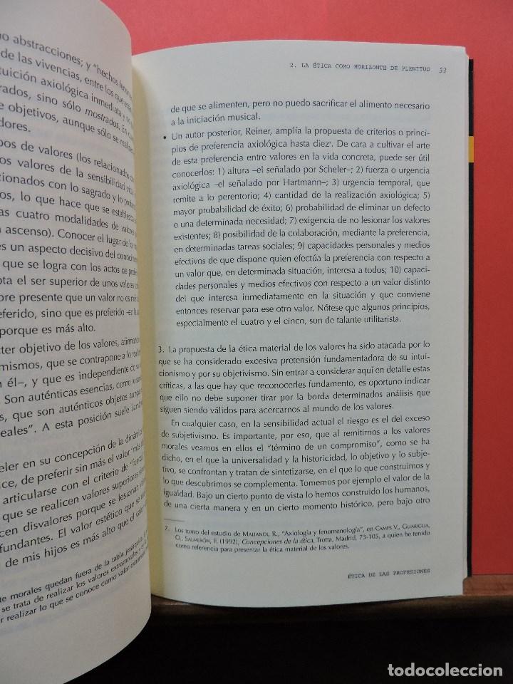Libros de segunda mano: &Eacute;tica de las profesiones temas b&aacute;sicos. ETXEBERR&Iacute;A, Xabier. Descl&eacute;e de Brouwer 2002 - Foto 2
