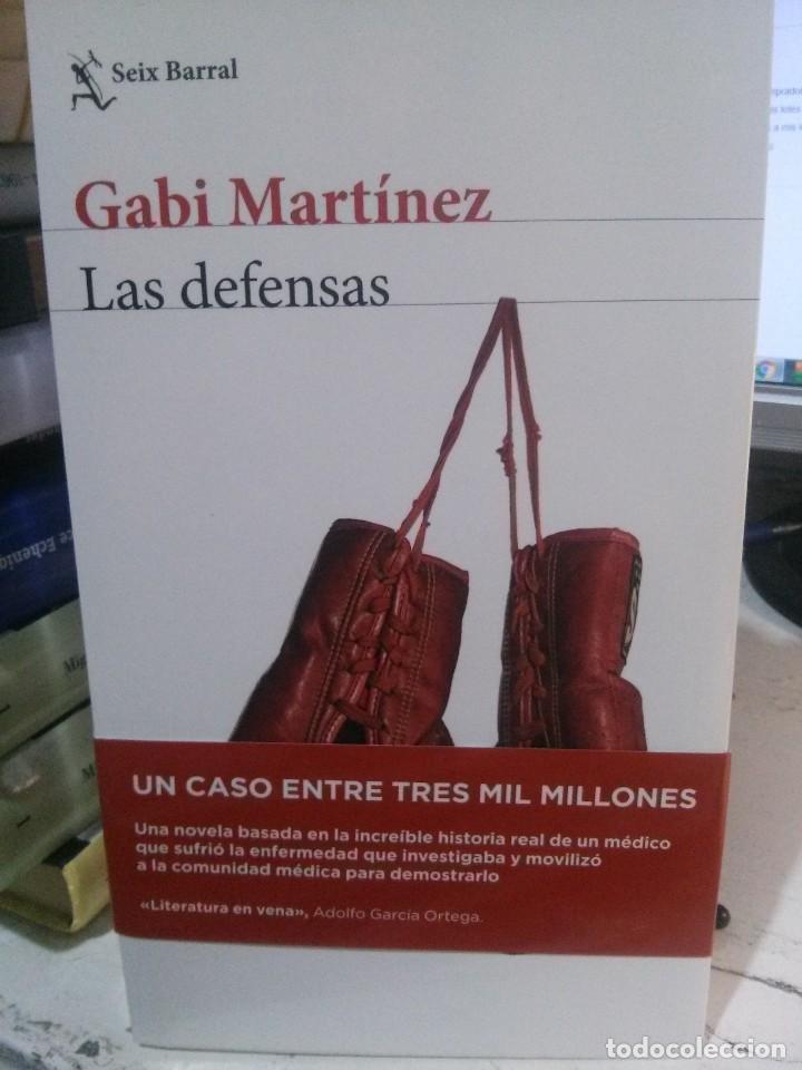 Libros de segunda mano: LAS DEFENSAS, GABI MART&Iacute;NEZ, ED. SEIX BARRAL - Foto 1