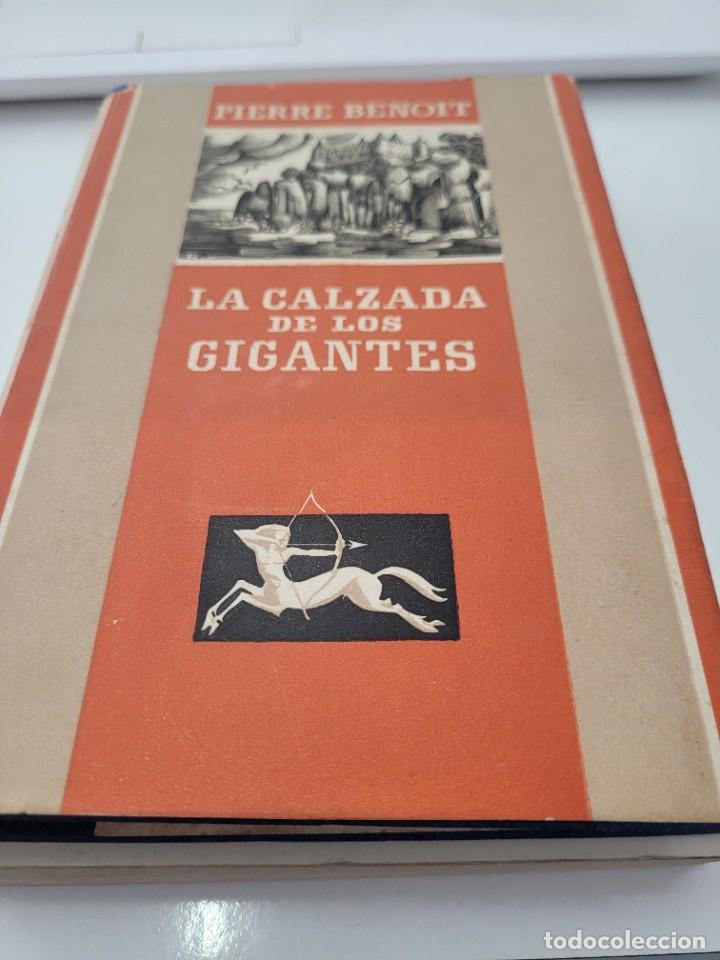 Libros de segunda mano: La calzada de los gigantes - Pierre Benoit - Foto 1