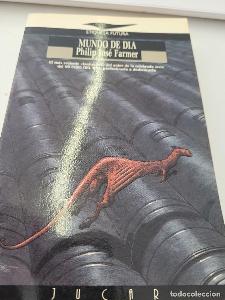 Libros de segunda mano: Mundo de D&iacute;a - Philip Jos&eacute; Farmer - Foto 1