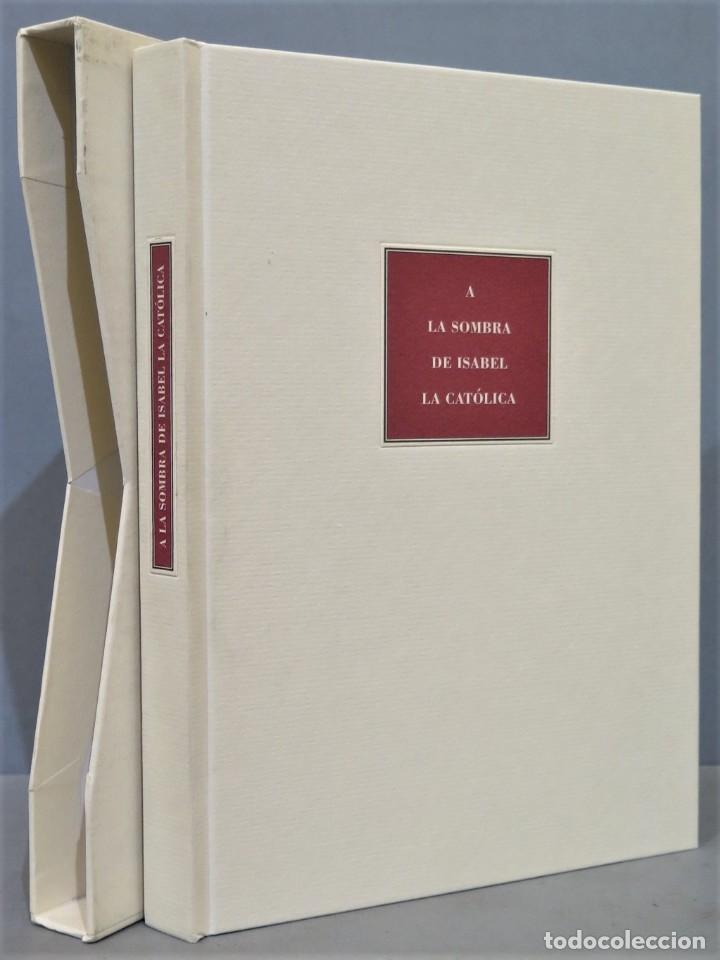 Gebrauchte B&uuml;cher: A LA SOMBRA DE ISABEL LA CATOLICA. DEDICADO POR AUTOR