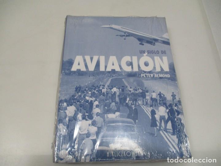 Libros de segunda mano: PETER ALMOND Un siglo de aviaci&oacute;n W5876 - Foto 1