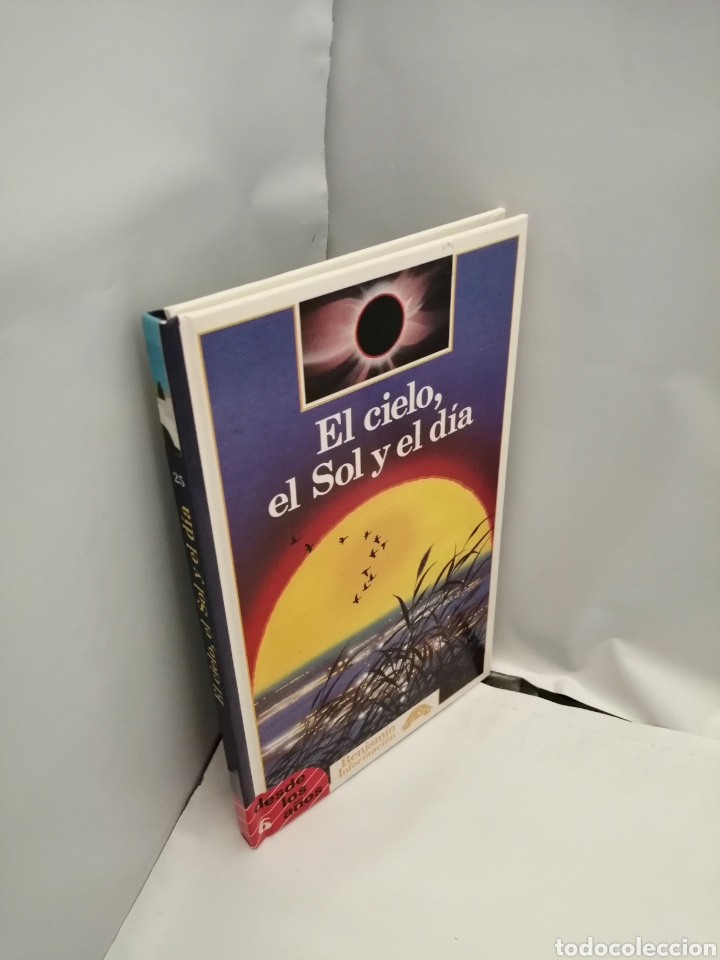 Libros de segunda mano: EL CIELO, EL SOL Y EL D&Iacute;A (COMO NUEVO) - Foto 3