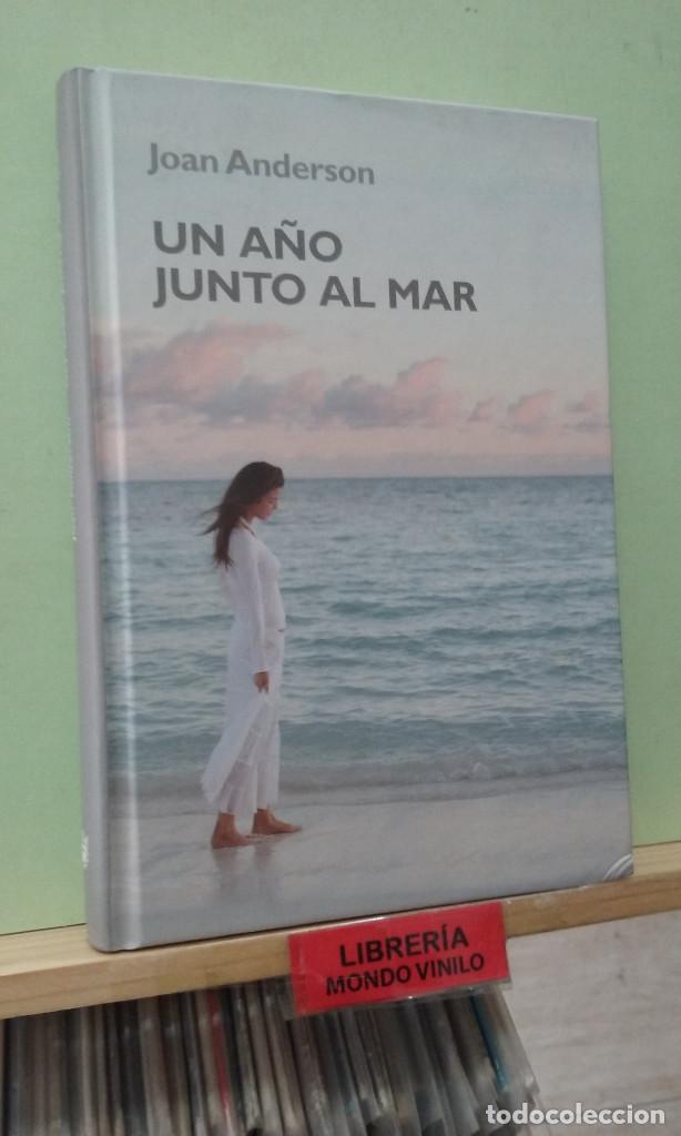 Libros de segunda mano: LMV - Un a&ntilde;o junto al mar. Joan Anderson - Foto 1