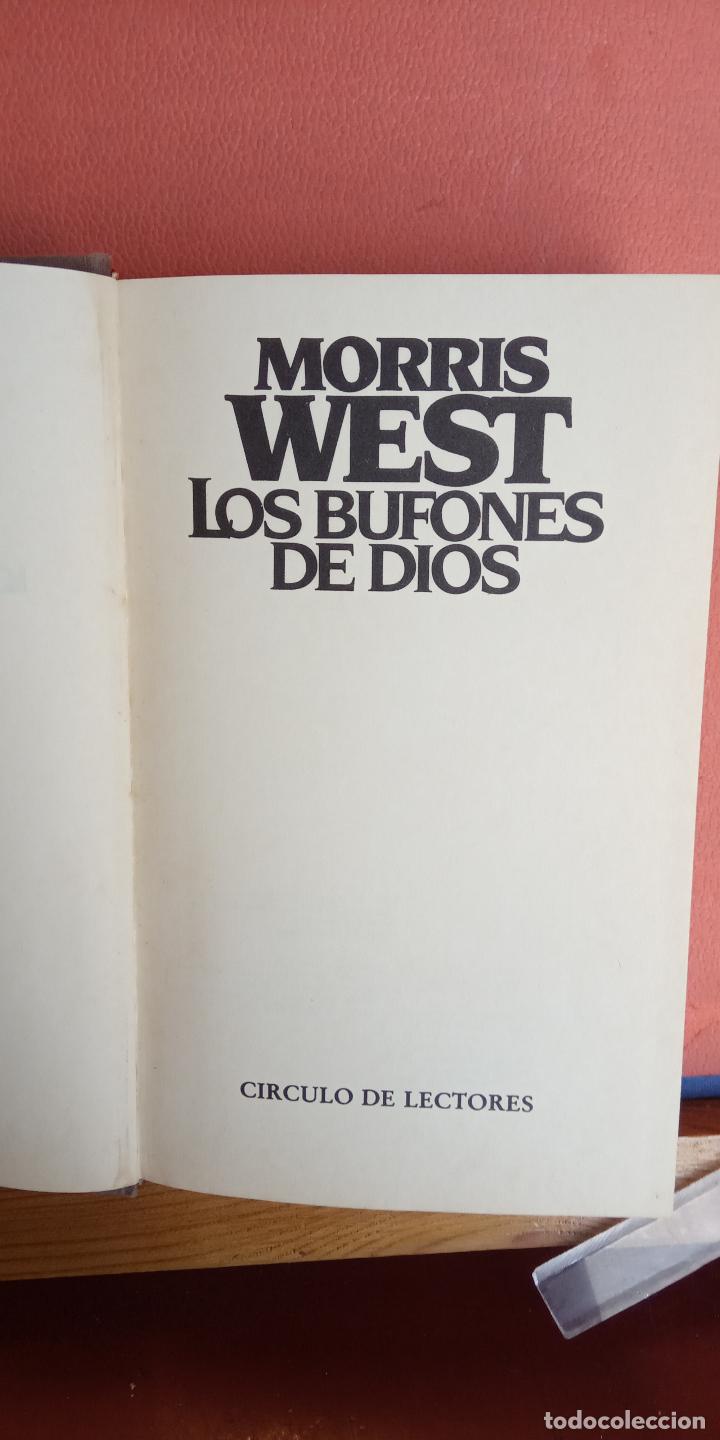 Libros de segunda mano: LOS BUFONES DE DIOS. MORRIS WEST. JAVIER VERGARA, EDITOR S.A. - Foto 1