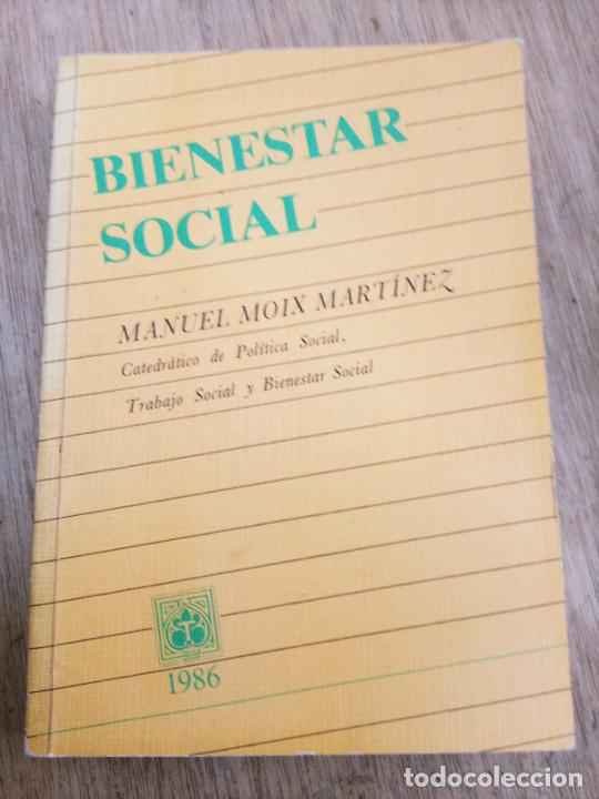 Libros de segunda mano: Manuel Moix Mart&iacute;nez: Bienestar social - Foto 1