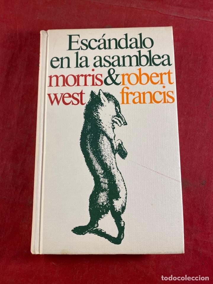 Libros de segunda mano: ESC&Aacute;NDALO EN LA ASAMBLEA - Foto 1