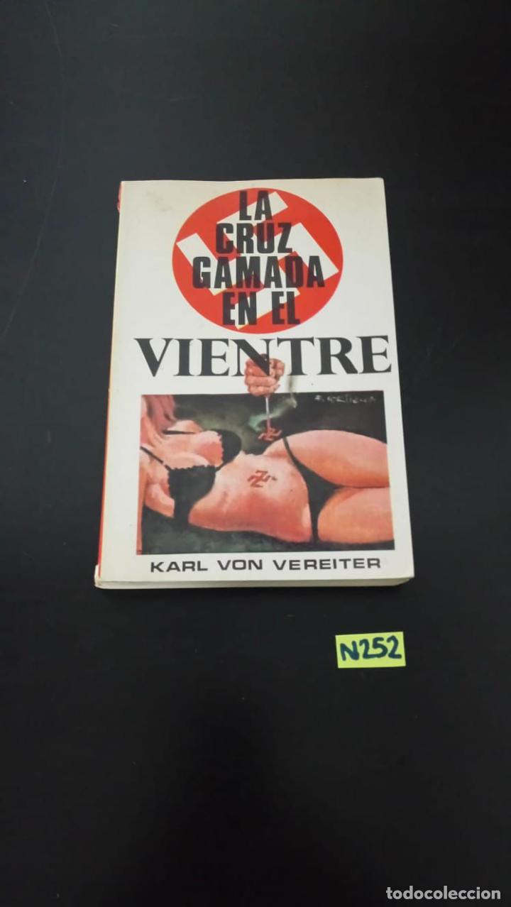 Libros de segunda mano: La cruz gamada en el vientre - Foto 1
