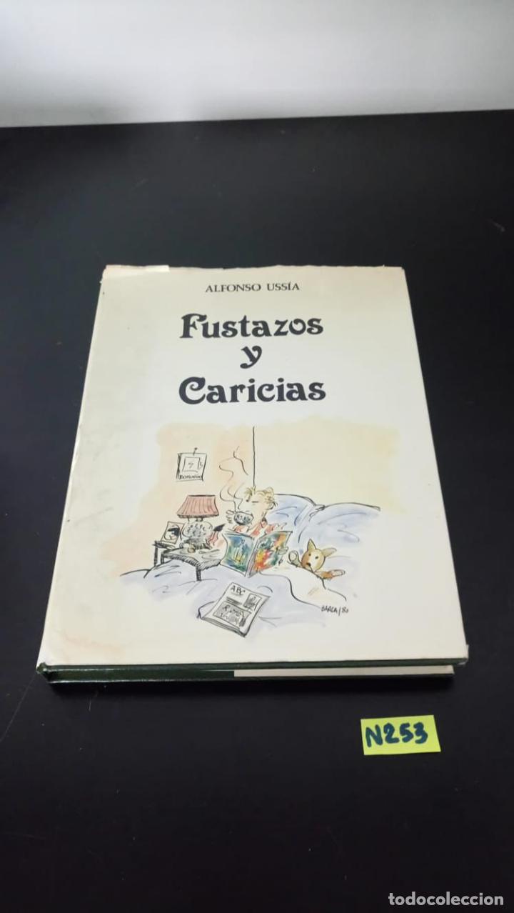 Libros de segunda mano: Fustazos y caricias - Foto 1