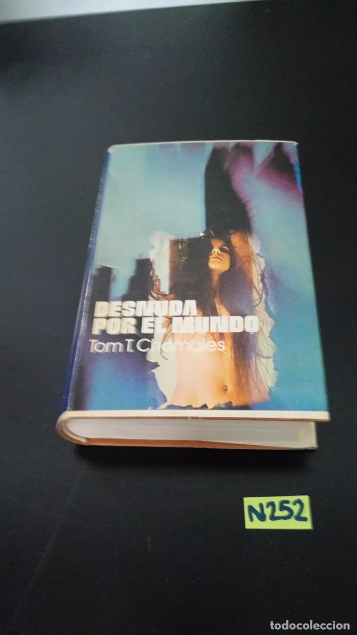 Libros de segunda mano: Desnuda por el mundo - Foto 1
