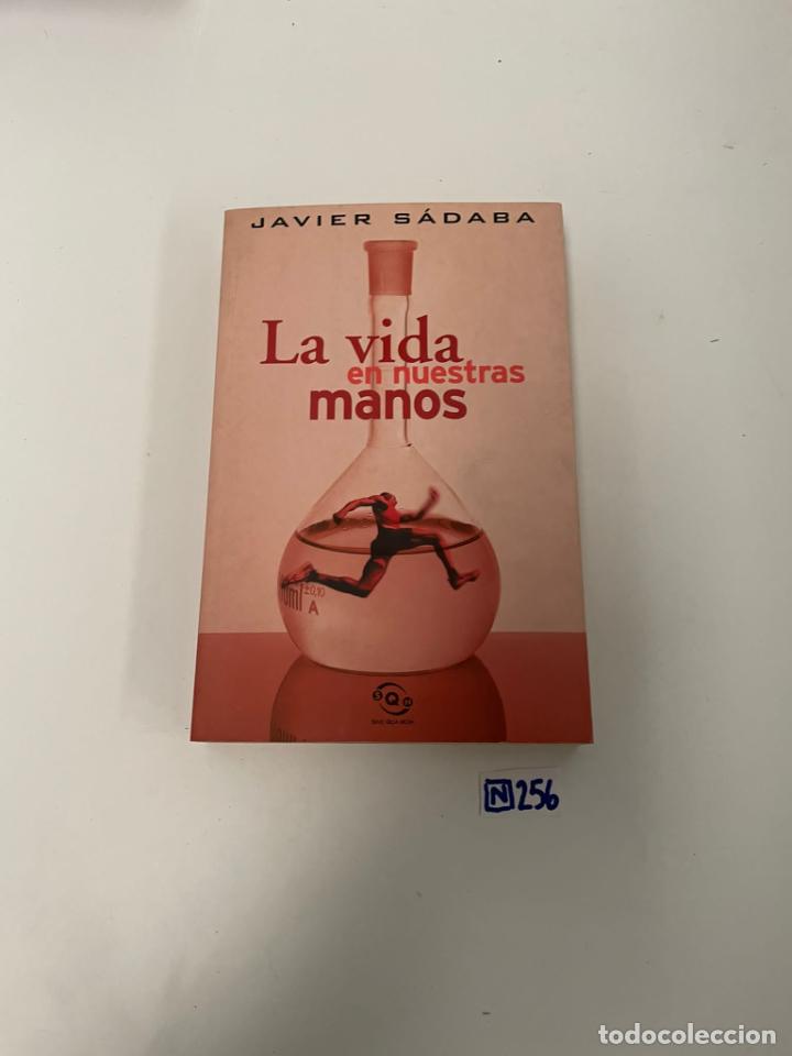 Libros de segunda mano: La vida en nuestras manos - Foto 1