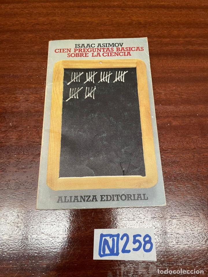 Libros de segunda mano: Cien preguntas basicas de ciencia - Foto 1