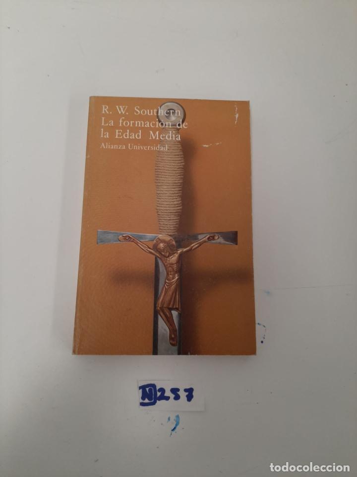 Libros de segunda mano: La formaci&oacute;n de la edad media - Foto 1