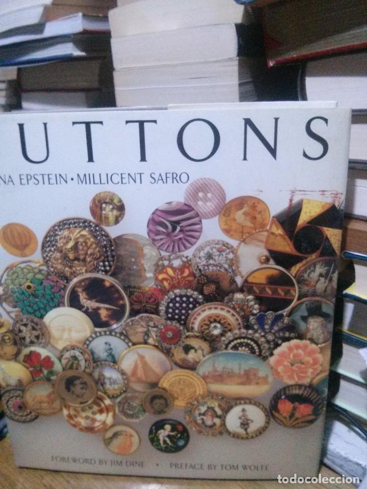 Libros de segunda mano: BUTTONS, DIANA EPSTEIN MILLICENT SAFRO, ED. ABRAMS - Foto 1