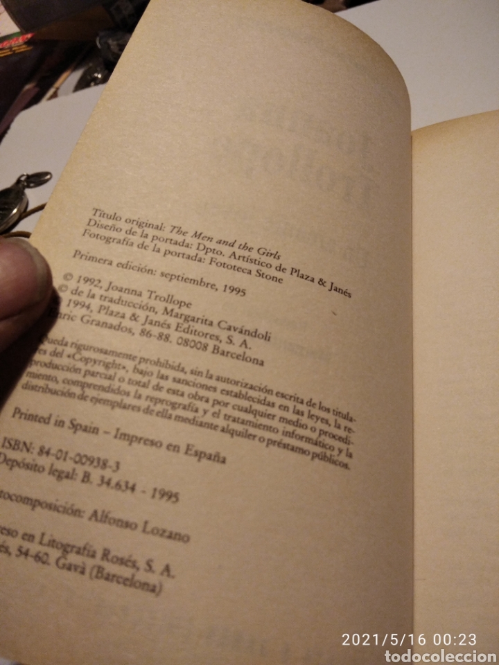 Libros de segunda mano: Un amante joven, Joanna Trollope - Foto 2