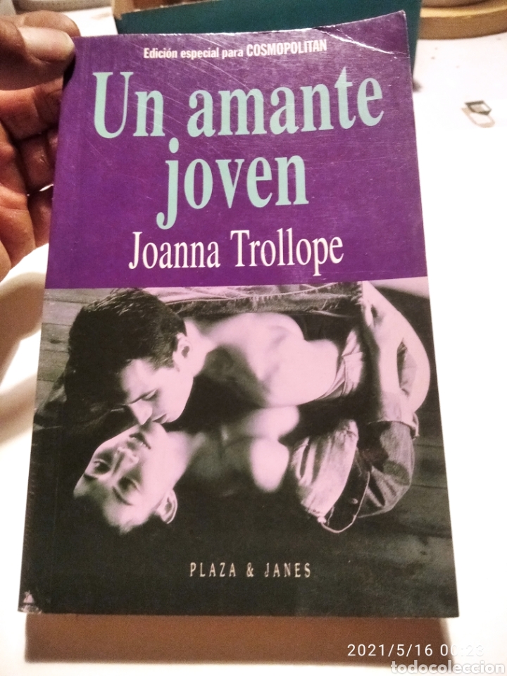 Libros de segunda mano: Un amante joven, Joanna Trollope - Foto 1