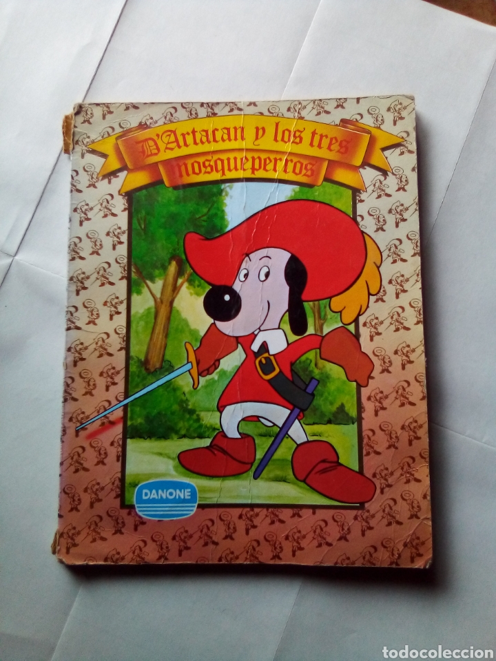 Libros de segunda mano: Dartac&aacute;n y los tres mosqueperros Danone 1982 - Foto 1