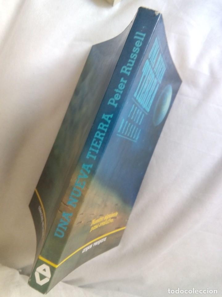 Libros de segunda mano: UNA NUEVA TIERRA / PETER RUSSELL - Foto 3