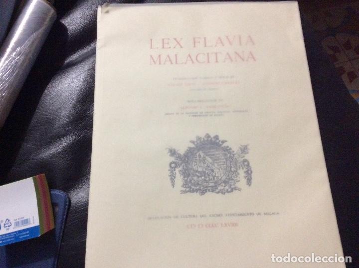 Libros de segunda mano: LEX FLAVIA MALACITANA. Introducci&oacute;n, versi&oacute;n y notas de Rafael Le&oacute;n y Alfonso Canales - Foto 1