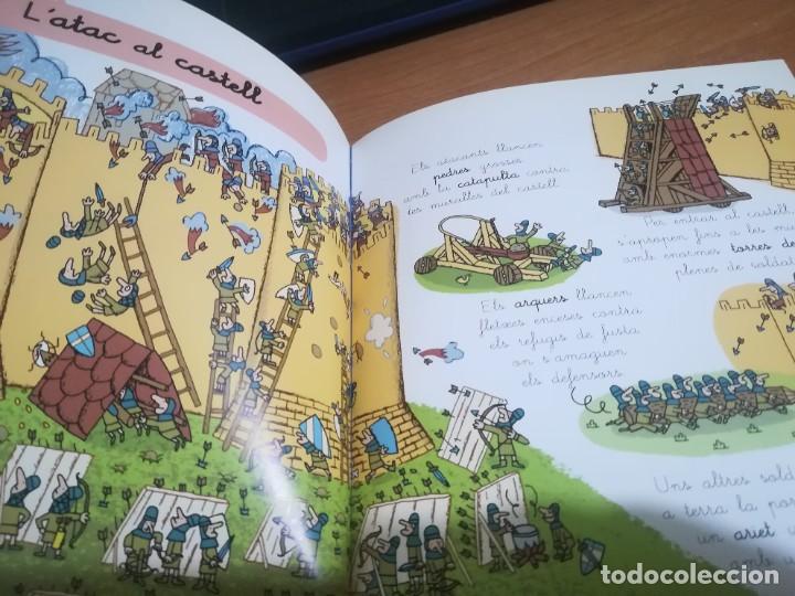Libros de segunda mano: Cavallers i castells - Col&middot;lecci&oacute; Mini Larousse - en catal&agrave; - Foto 5