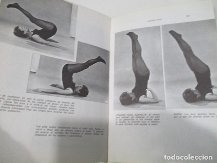Libros de segunda mano: ANDR&Eacute; VAN LYSEBETH Aprendo yoga W7356 - Foto 2