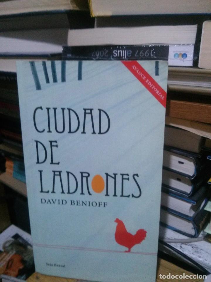 Libros de segunda mano: CIUDAD DE LOS LADRONES, DAVID BENIOFF, ED. SEIX BARRAL - Foto 1