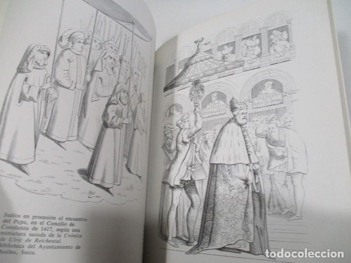 Libros de segunda mano: Vida y costumbre de La Edad Media Vestidos y complementos W7455 - Foto 2