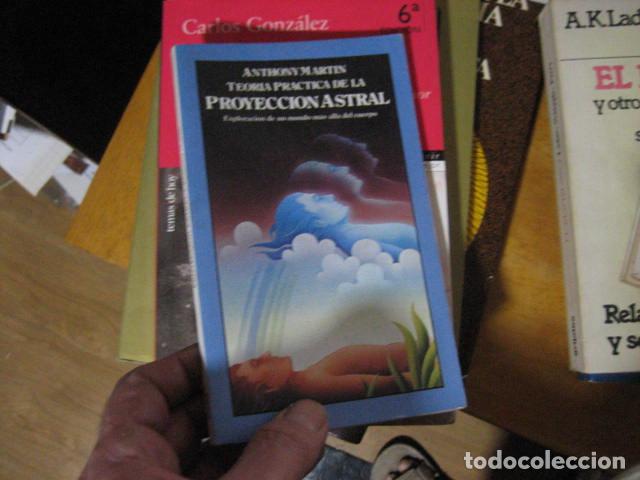 Libros de segunda mano: TEOR&Iacute;A Y PR&Aacute;CTICA DE LA PROYECCI&Oacute;N ASTRAL - ANTHONY MARTIN - EDAF - Foto 1