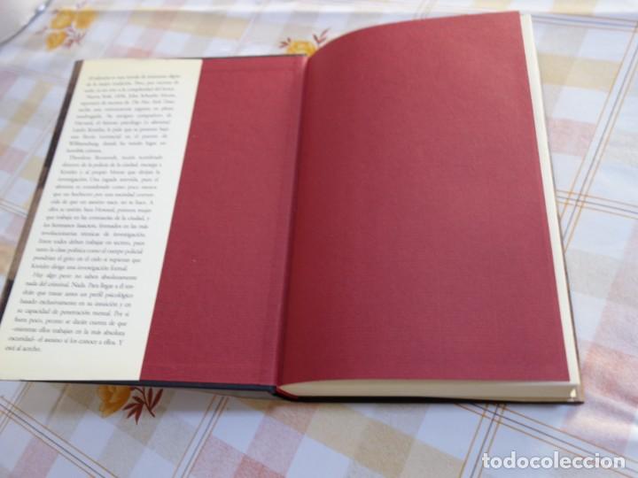 Libros de segunda mano: EL ALIENISTA. CALEB CARR. NOVELA. - Foto 2