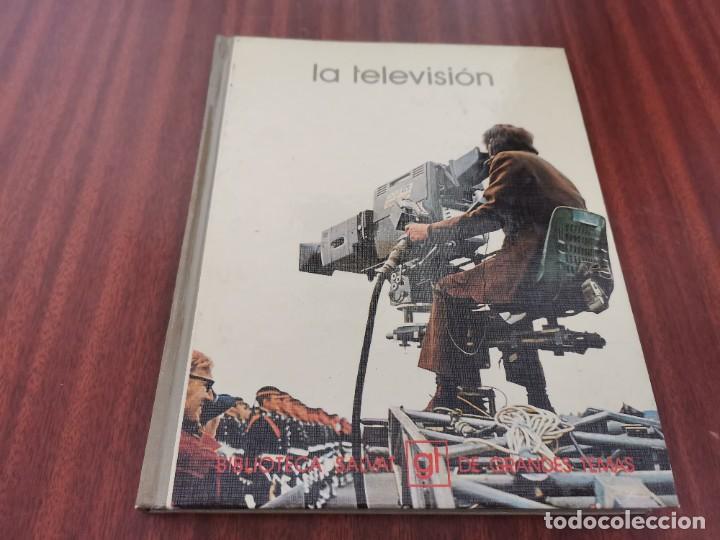 Libros de segunda mano: LA TELEVISI&Oacute;N BIBLIOTECA SALVAT 1974 - Foto 1