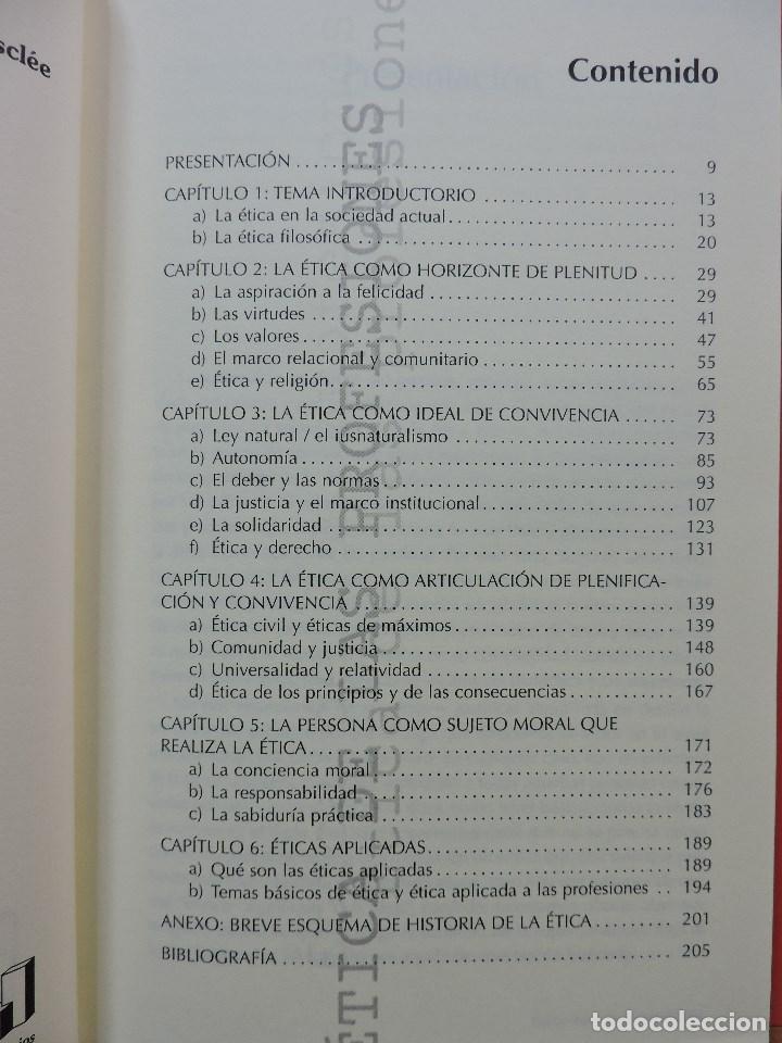 Libros de segunda mano: &Eacute;tica de las profesiones. Temas b&aacute;sicos. ETXEBERR&Iacute;A, Xabier. Descl&eacute;e de Brouwer 2002 - Foto 2