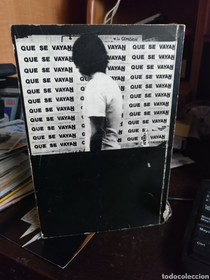 Libros de segunda mano: Landazuri. Que se vayan ya 1978. Defecto en lomo - Foto 1
