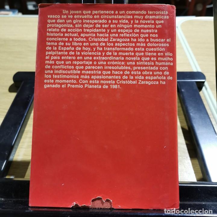 Libros de segunda mano: LIBRO - Y DIOS EN LA &Uacute;LTIMA PLAYA - CRIST&Oacute;BAL ZARAGOZA / 14.056 - Foto 2
