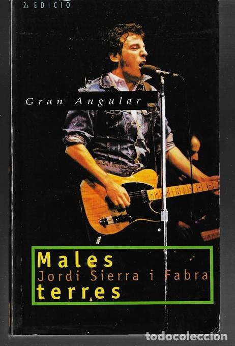 Libros de segunda mano: Males terres: (Gran Angular). Jordi Sierra i Fabra (1997) - Foto 1