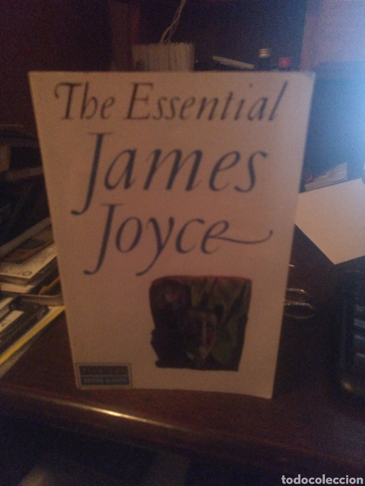 Libros de segunda mano: The essential James Joyce. - Foto 1