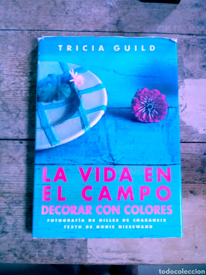 Libros de segunda mano: LA VIDA EN EL CAMPO Decorar con colores - Foto 1