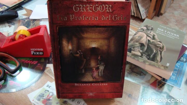 Libros de segunda mano: Gregor. La profec&iacute;a del gris. Suzanne Collins. - Foto 1