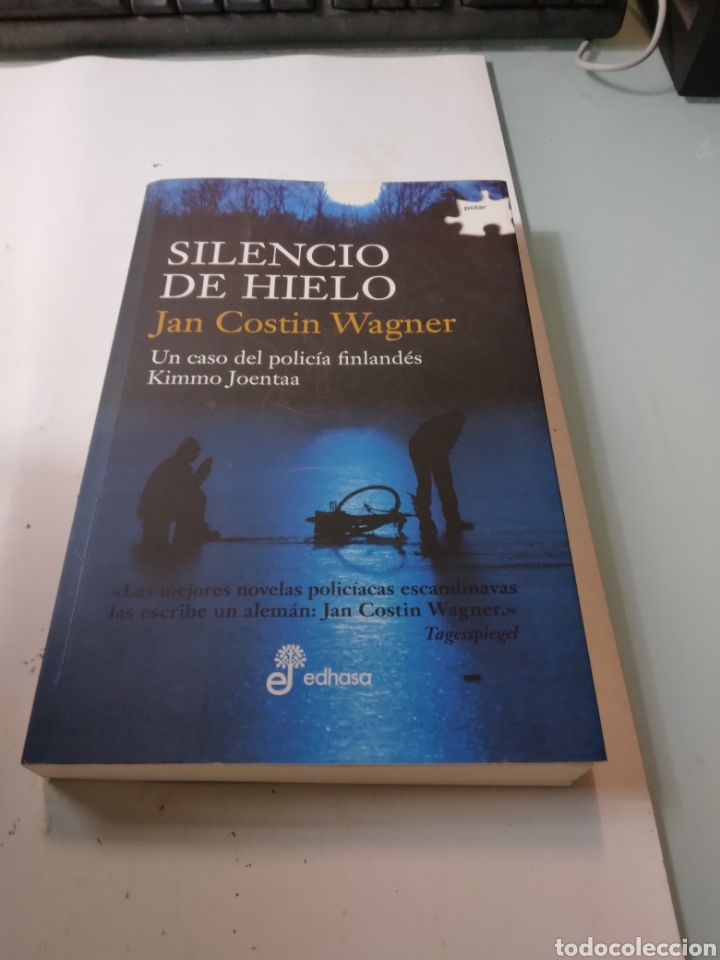 Libros de segunda mano: Jan Costin Wagner, Solencio de hielo,EDHASA - Foto 1