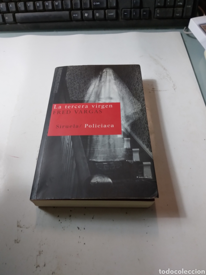 Libros de segunda mano: FRED VARGAS, La tercera virgen , Siruela - Foto 1